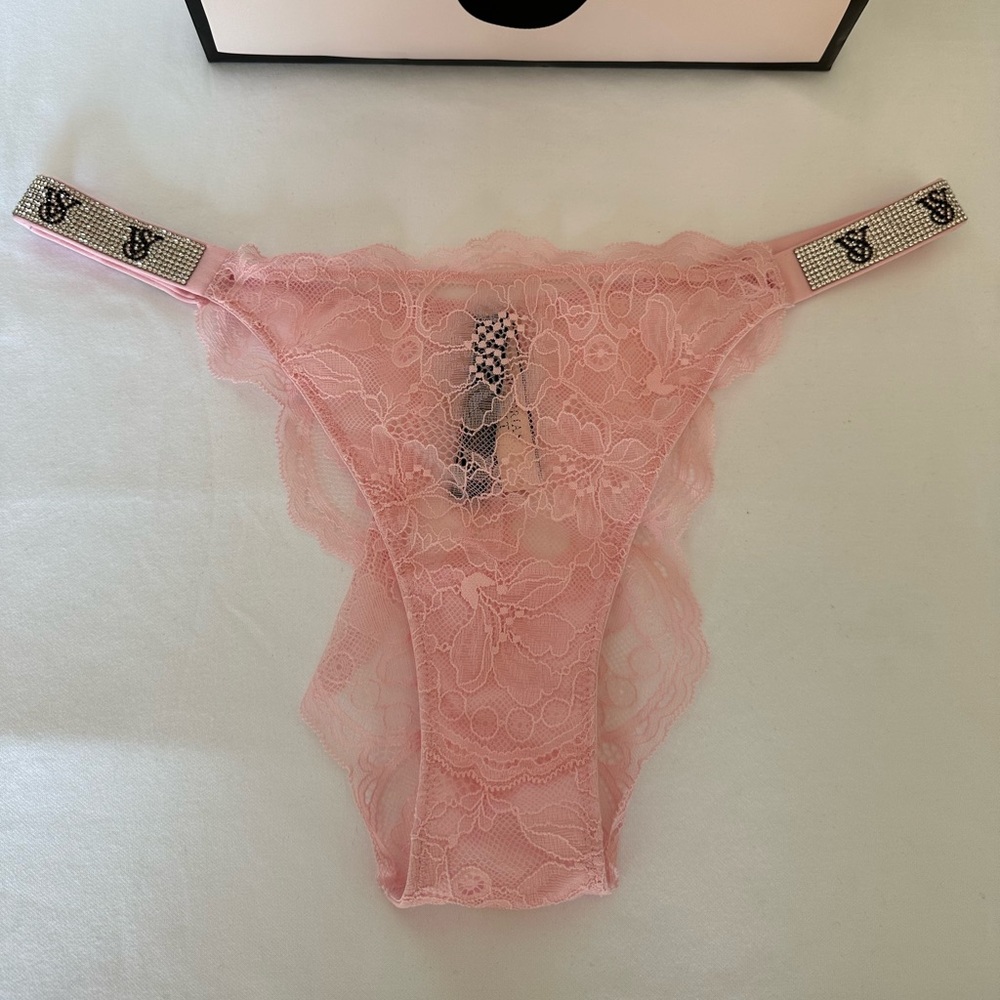 Victoria’s Secret Very Sexy Shine Strap Lace Brazilian Panty. 💞